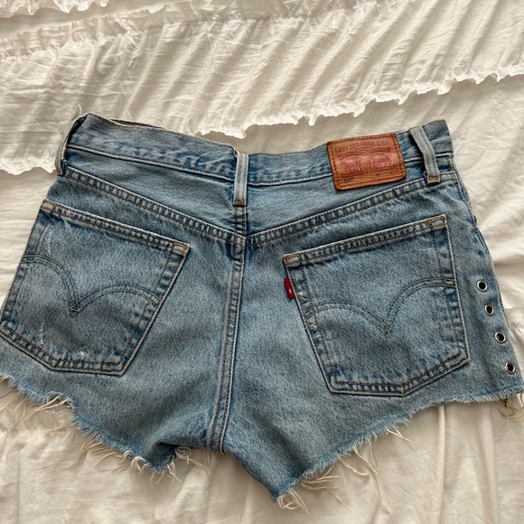 💋 Levi shorts - Picture 2 of 3